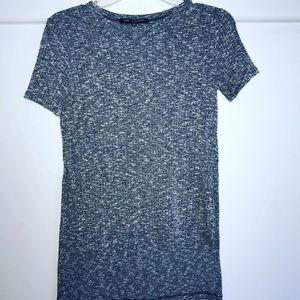 High to low rise knit shirt